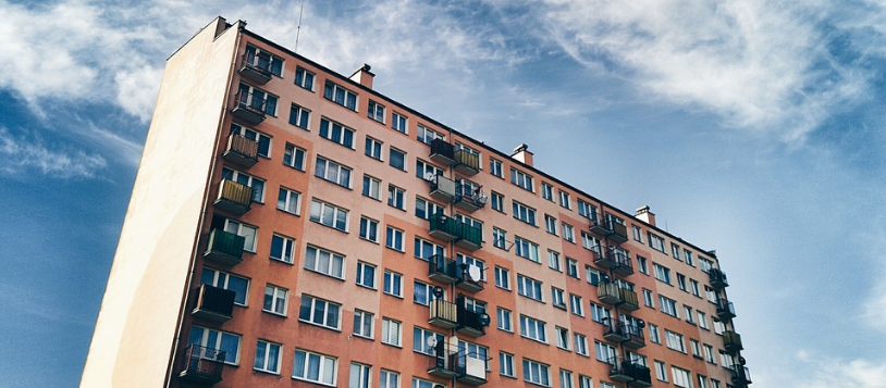 How do I know when it is the right time to sell my apartment building?